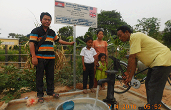 Roger, Karen and Tess Edgley (America & England). Steung Preah Srok. Nov 2015. Well No 312