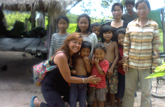 Graciela ANDRADE & her FAO Colleagues (Ecuador-Italy). August 2011. Bos Tatrav village. Well No.19