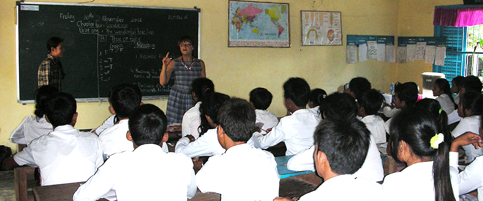 Volunteer to Teach English With FWEC