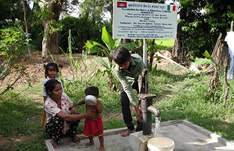 Members of the Quiet Moment Group of FAO, Rome-Italy. Oct 2012. Lvea village, Trapang Thom commune, Bakong district. Well No.120-119-118-117