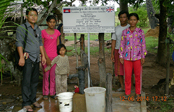 Ms. Tina Etherington (England - Italy). Tunleap village. April 2014. Well No.225